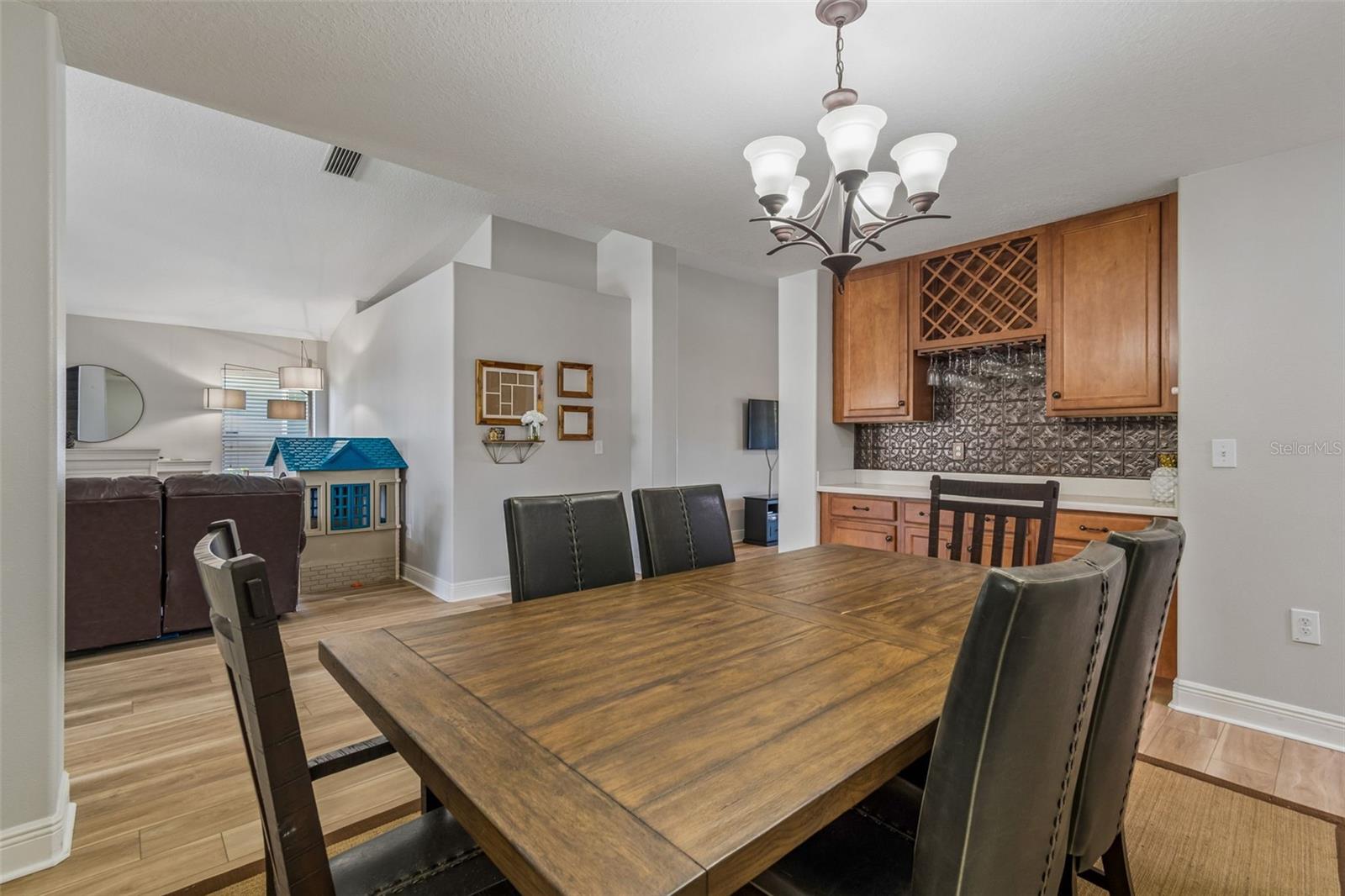 Image 16 of 100 For 2336 Nesslewood Drive