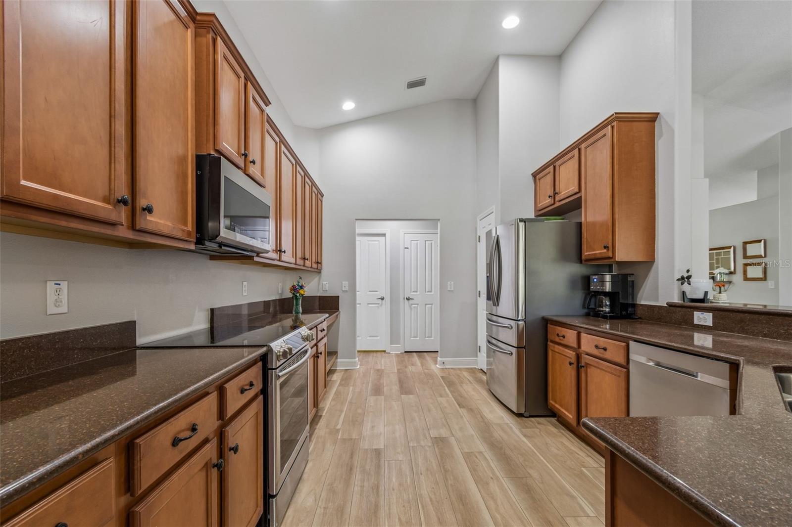 Image 23 of 100 For 2336 Nesslewood Drive