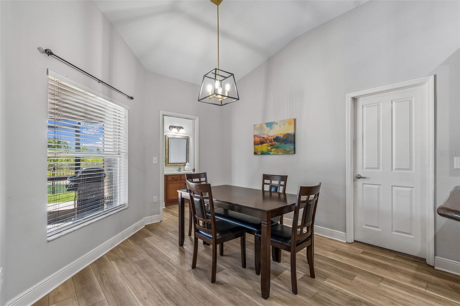 Image 27 of 100 For 2336 Nesslewood Drive