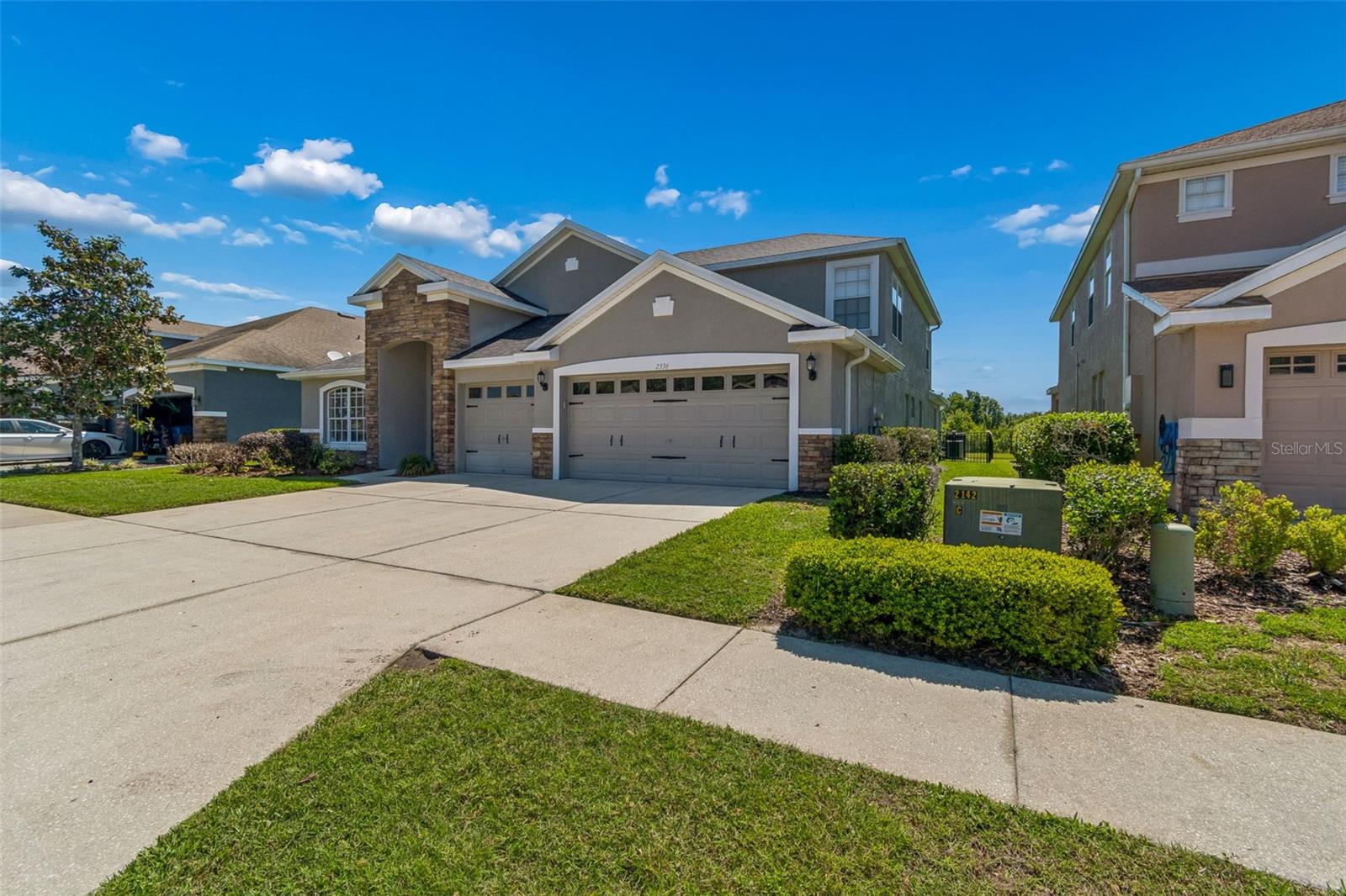 Image 4 of 100 For 2336 Nesslewood Drive