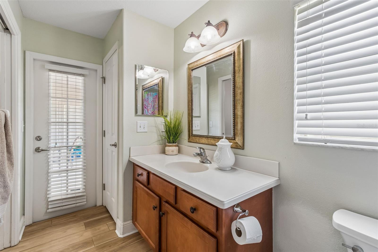 Image 43 of 100 For 2336 Nesslewood Drive