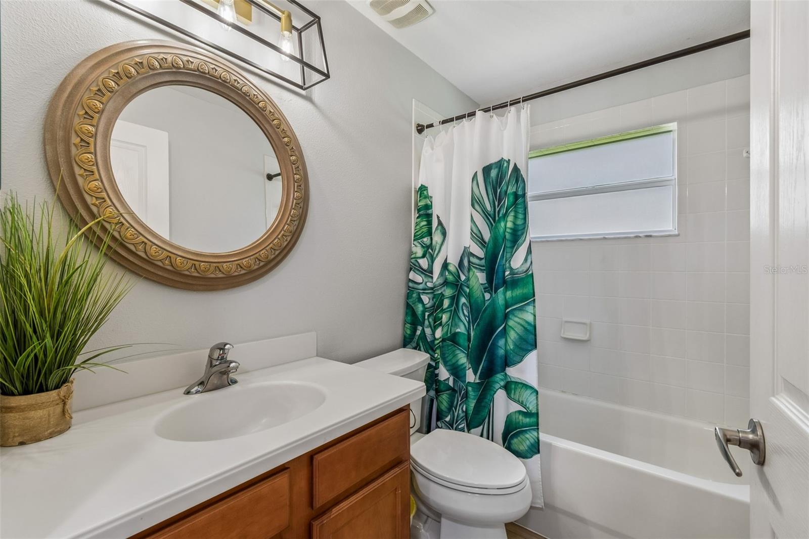 Image 47 of 100 For 2336 Nesslewood Drive