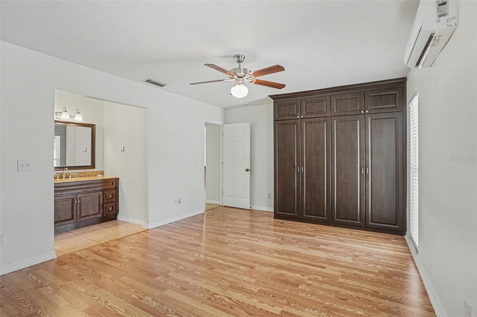 Image 13 of 21 For 3718 Greenford Street