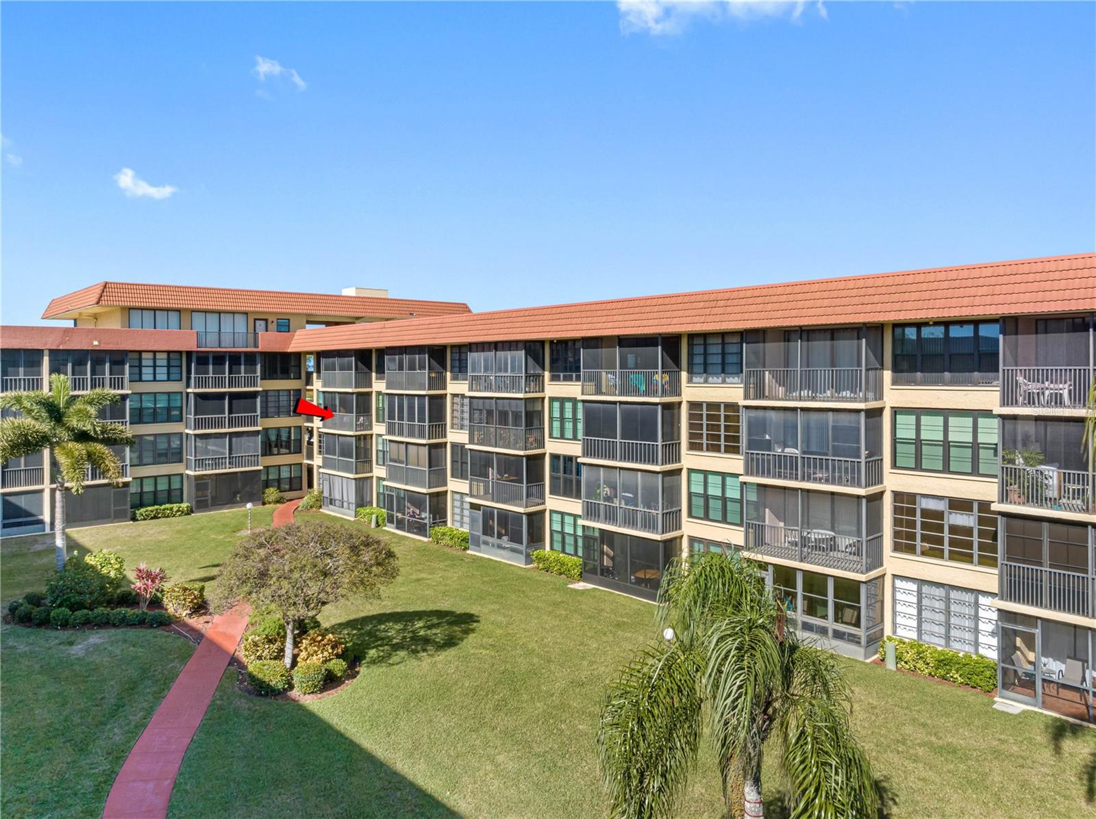 Image 29 of 73 For 19701 Gulf Boulevard 307