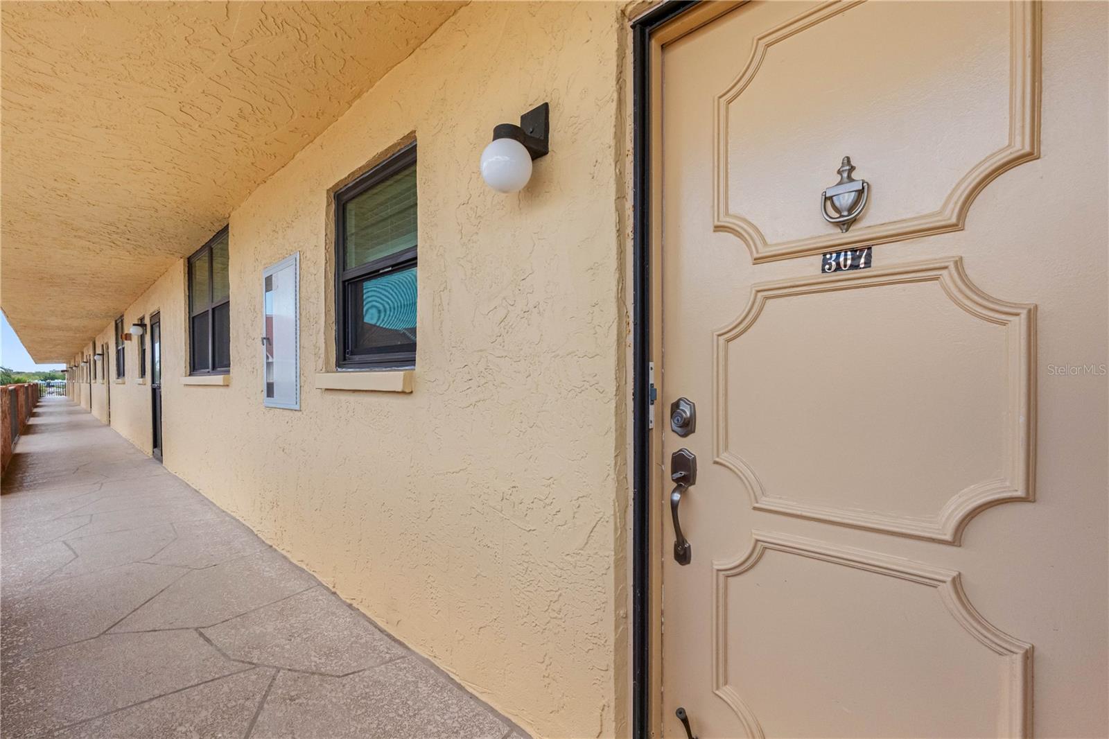 Image 3 of 73 For 19701 Gulf Boulevard 307