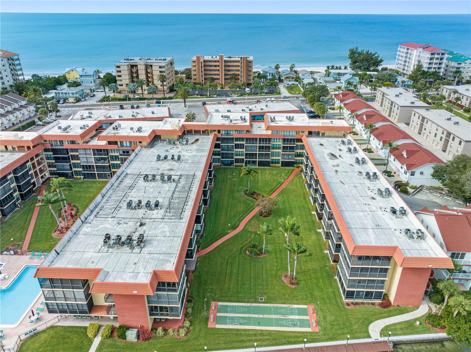 Image 35 of 73 For 19701 Gulf Boulevard 307