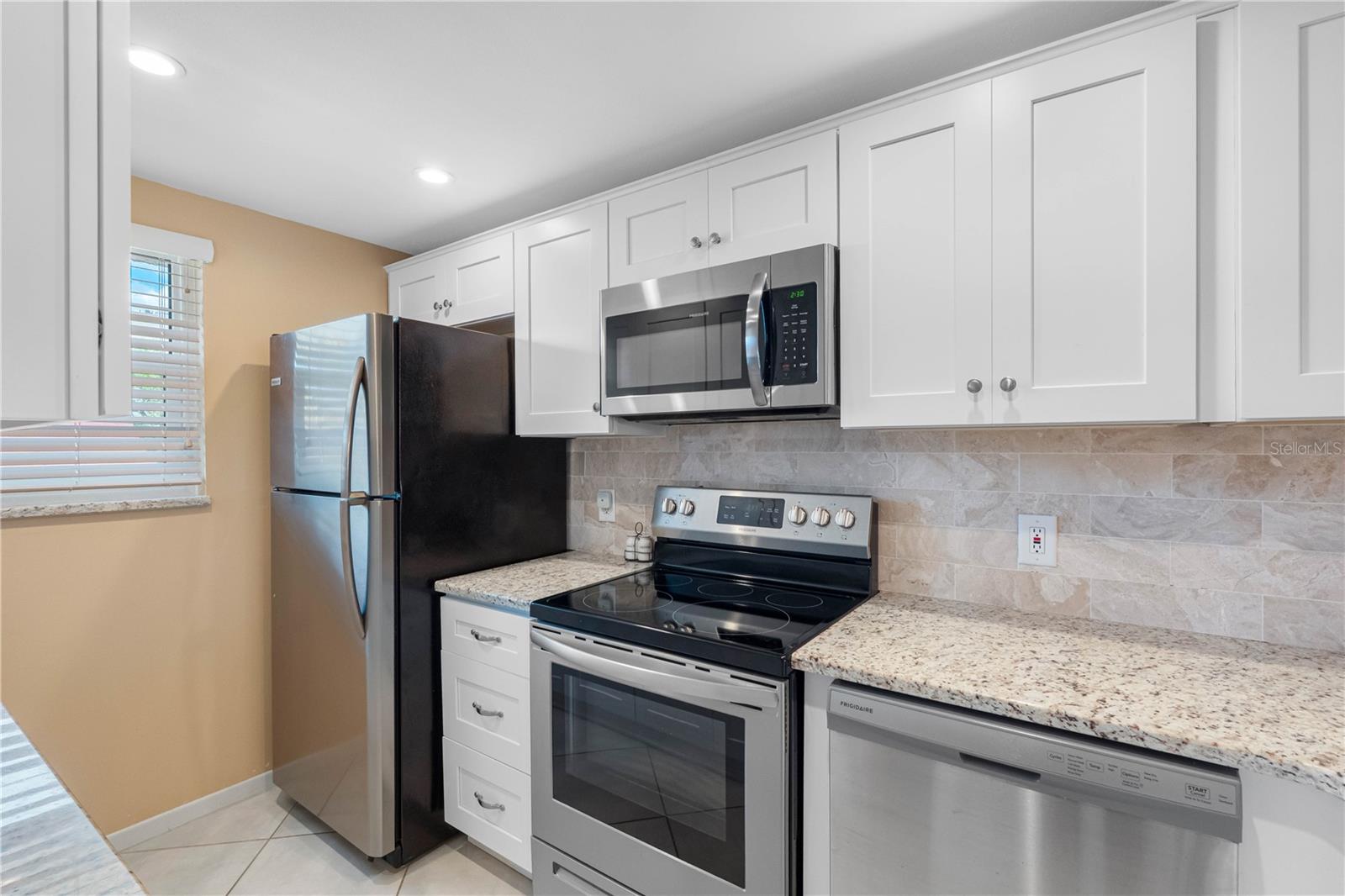 Image 54 of 73 For 19701 Gulf Boulevard 307