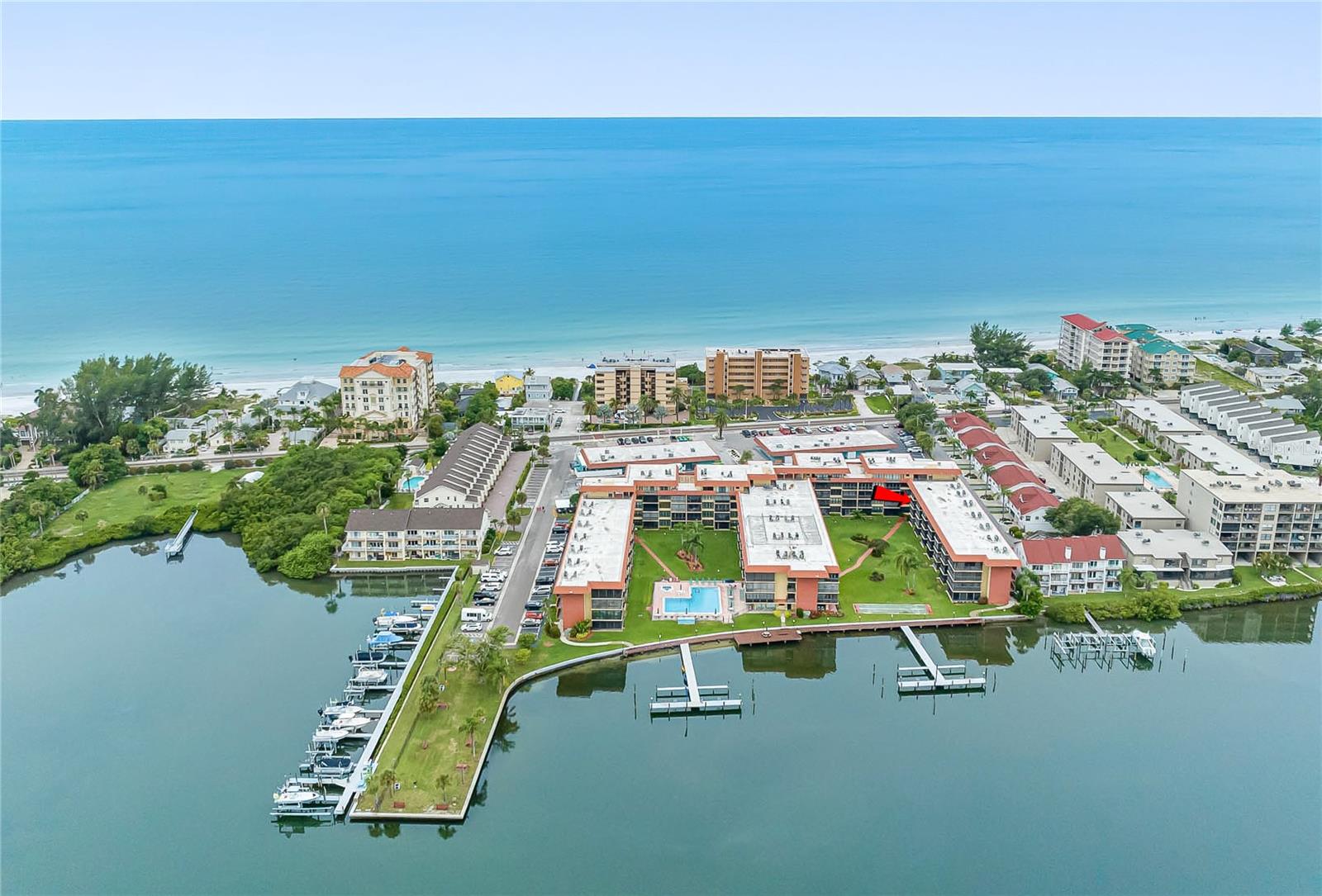 Image 6 of 73 For 19701 Gulf Boulevard 307