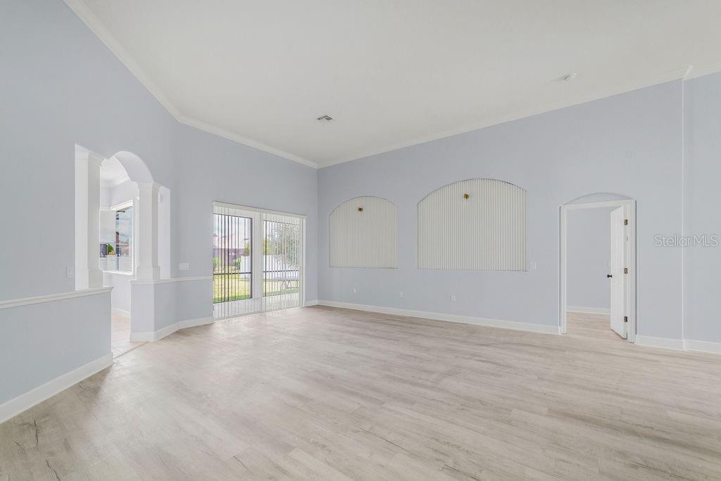 Image 12 of 62 For 258 Terranova Boulevard