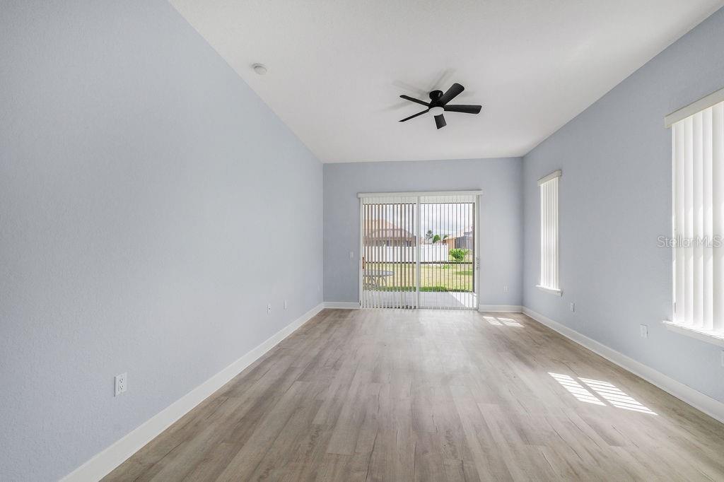 Image 13 of 62 For 258 Terranova Boulevard