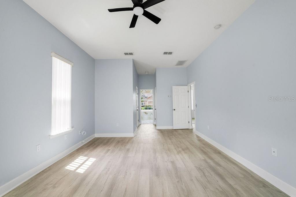 Image 14 of 62 For 258 Terranova Boulevard