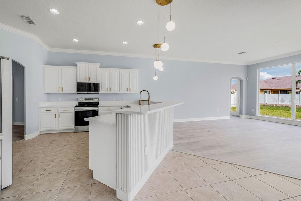 Image 19 of 62 For 258 Terranova Boulevard
