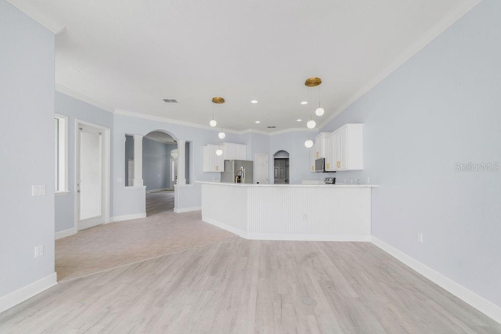 Image 22 of 62 For 258 Terranova Boulevard