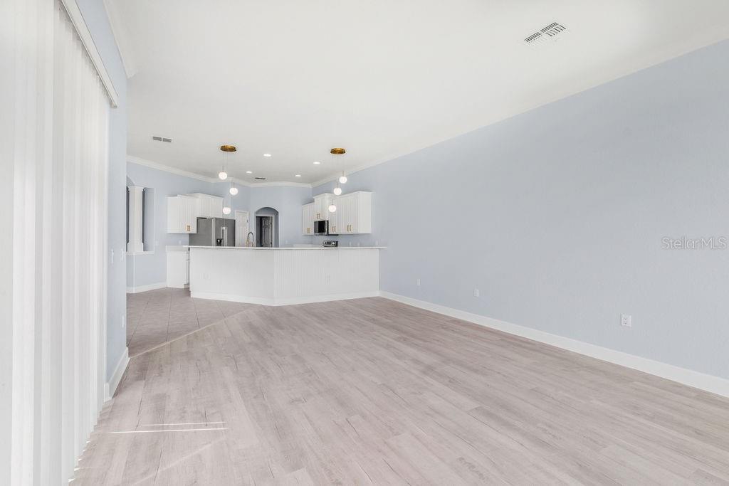 Image 24 of 62 For 258 Terranova Boulevard