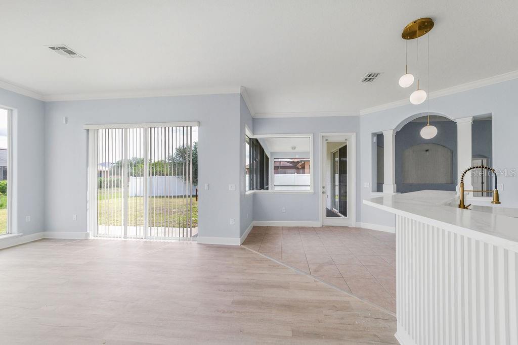 Image 25 of 62 For 258 Terranova Boulevard