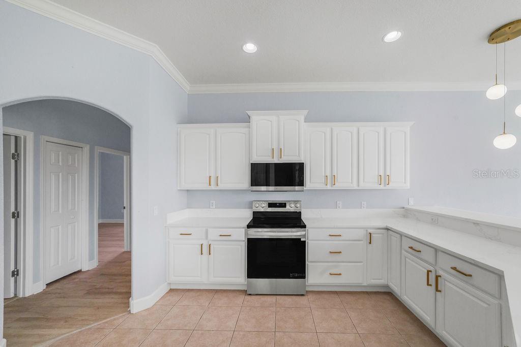 Image 28 of 62 For 258 Terranova Boulevard