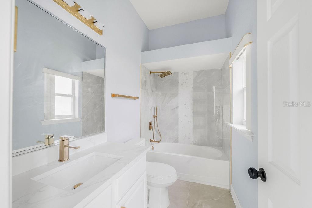 Image 32 of 62 For 258 Terranova Boulevard