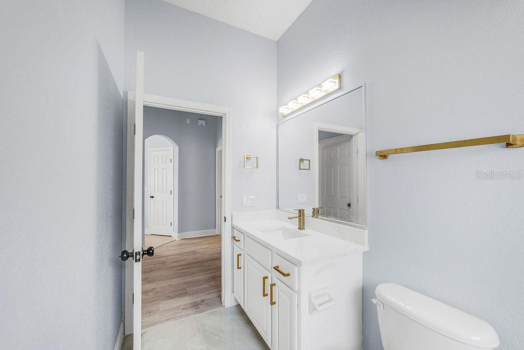 Image 42 of 62 For 258 Terranova Boulevard