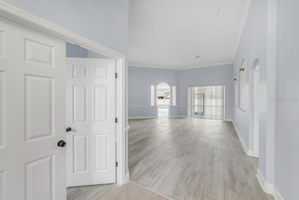 Image 6 of 62 For 258 Terranova Boulevard