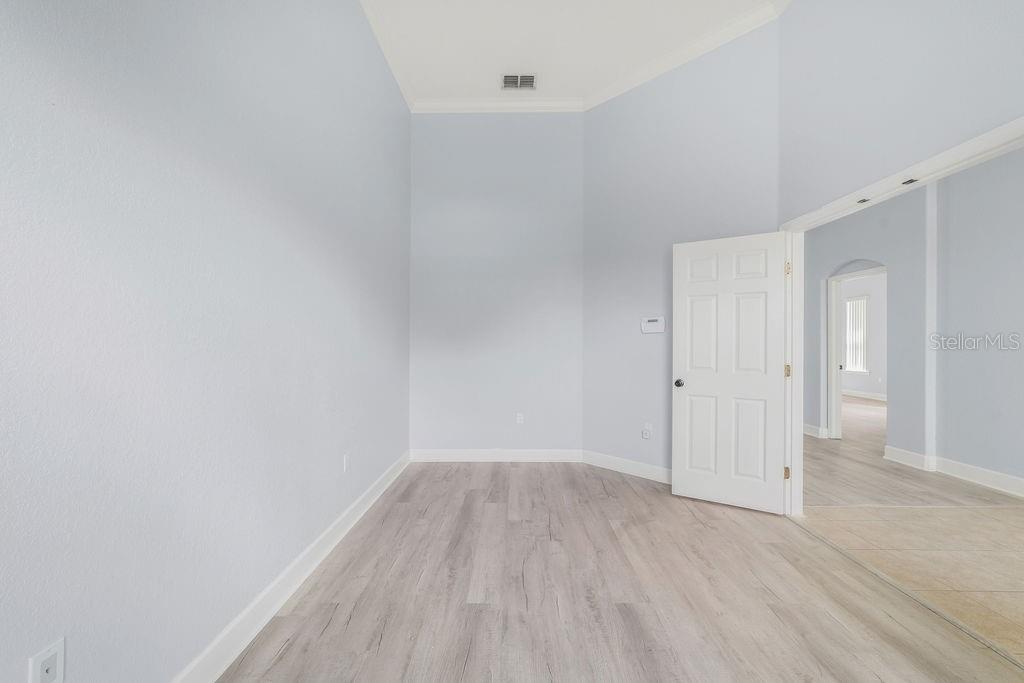 Image 9 of 62 For 258 Terranova Boulevard