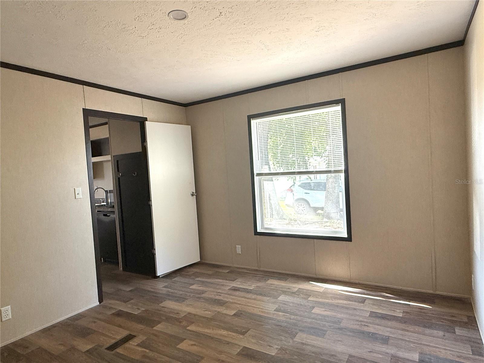 Image 13 of 20 For 806 Swindell Avenue N