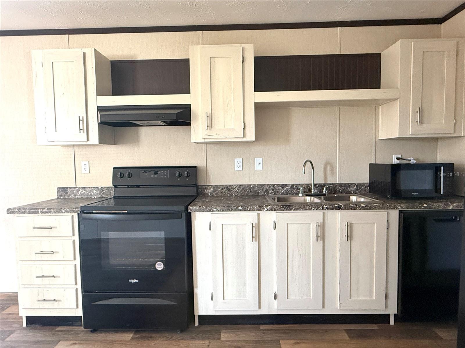 Image 2 of 20 For 806 Swindell Avenue N