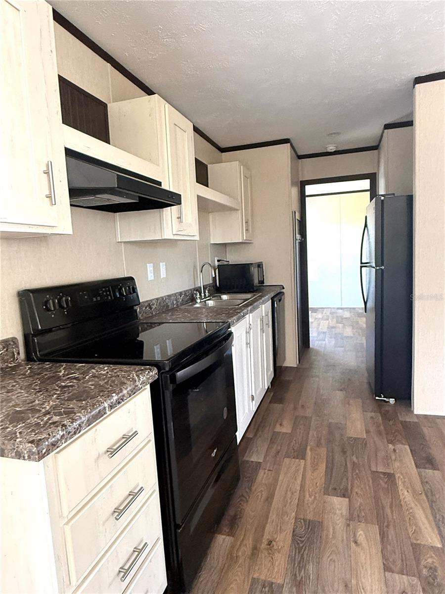 Image 4 of 20 For 806 Swindell Avenue N