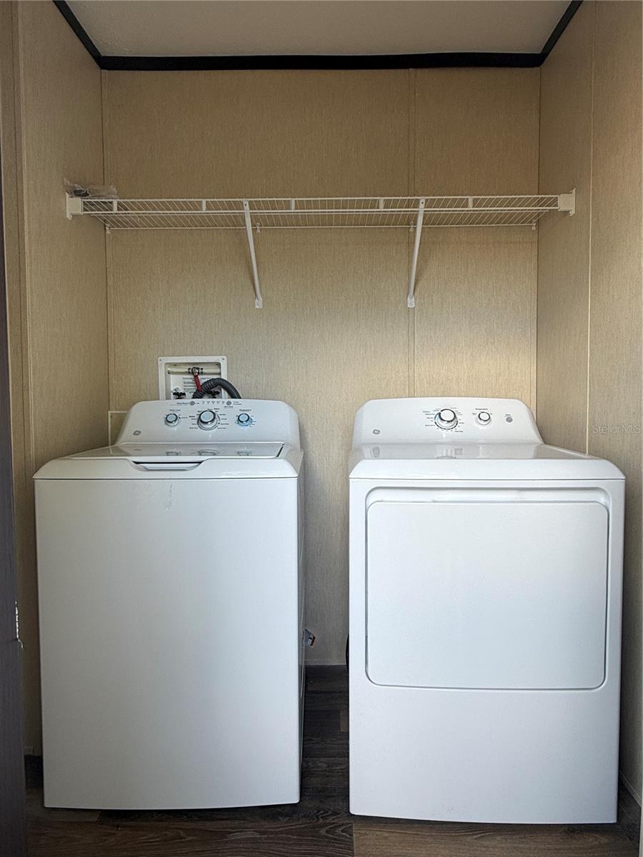 Image 6 of 20 For 806 Swindell Avenue N