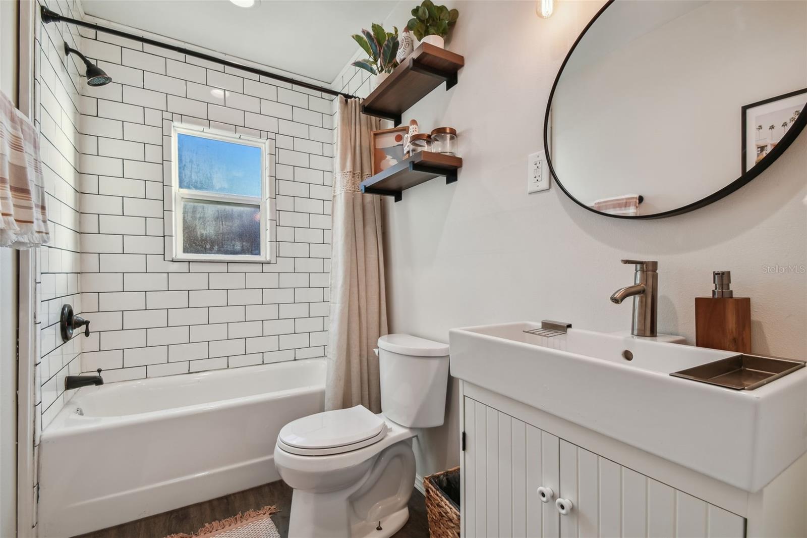 Image 15 of 39 For 2310 30th Avenue N