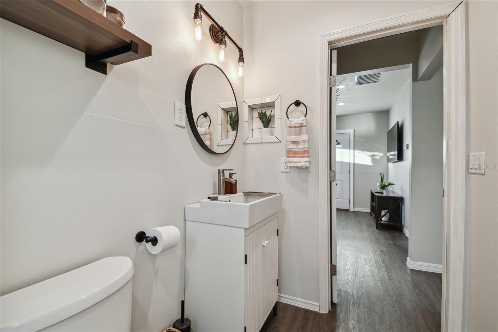 Image 16 of 39 For 2310 30th Avenue N