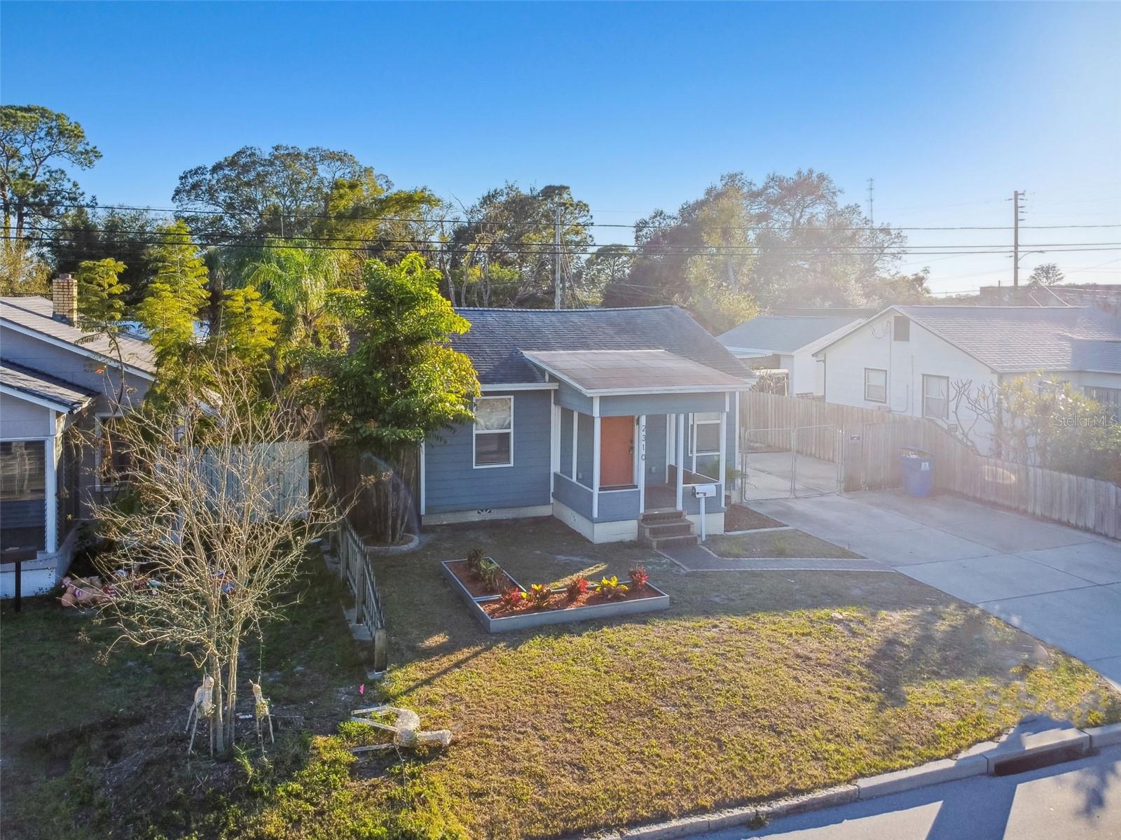 Image 29 of 39 For 2310 30th Avenue N