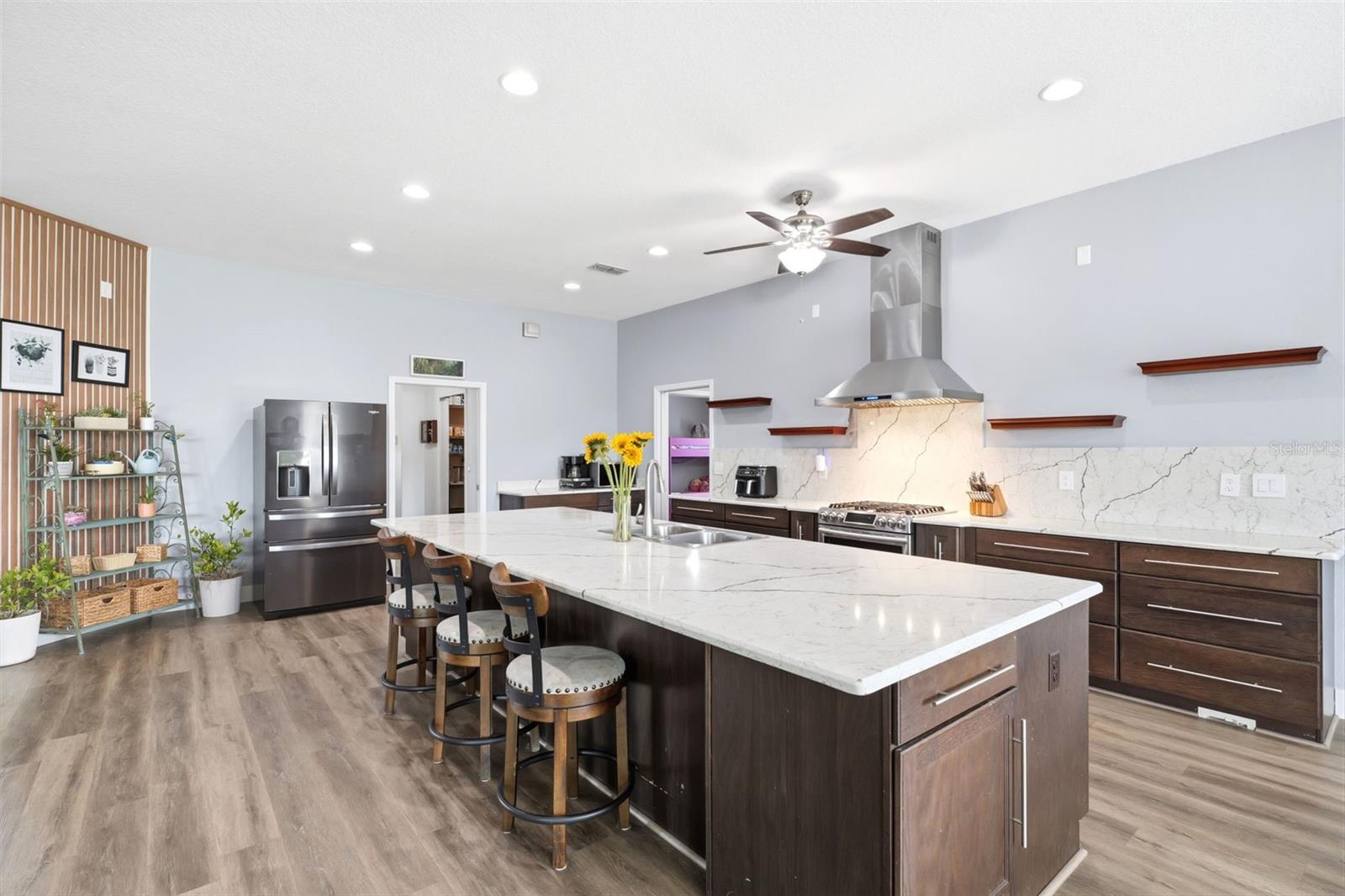 Image 19 of 90 For 6152 64th Street