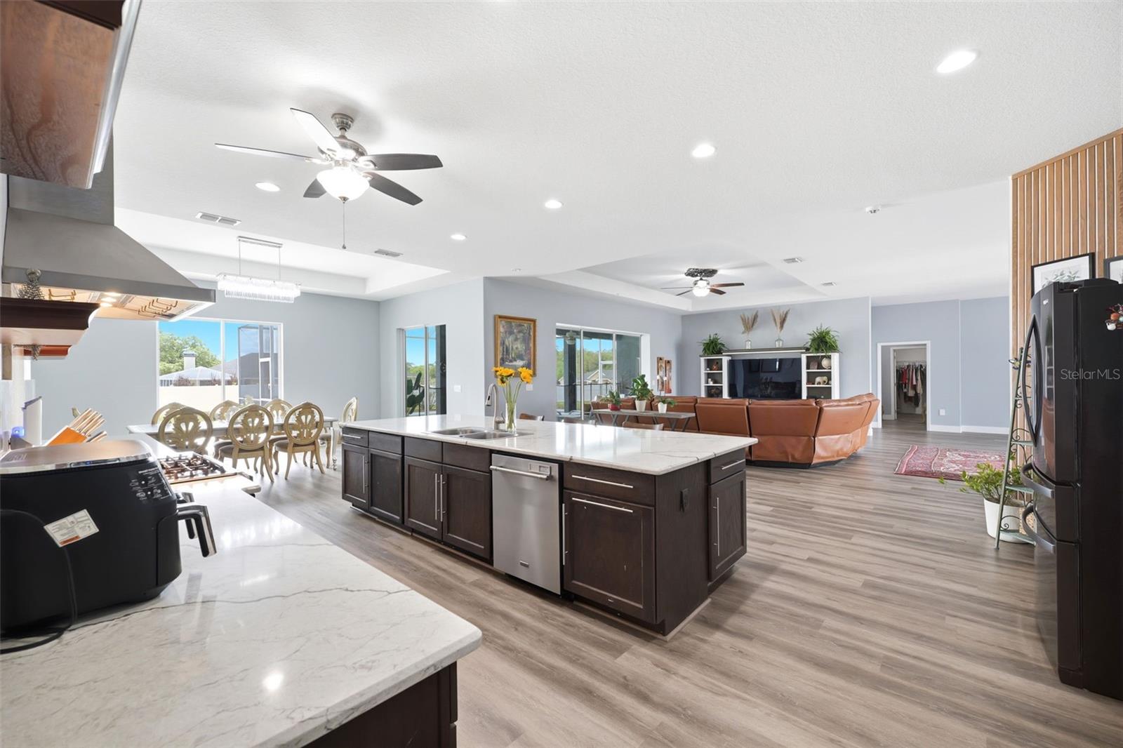 Image 22 of 90 For 6152 64th Street