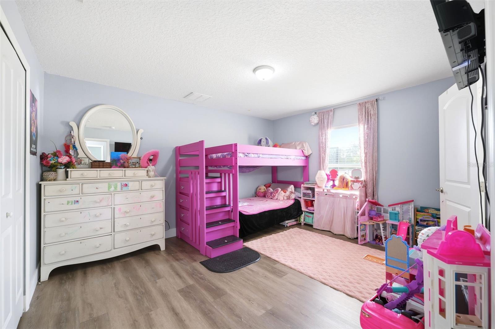 Image 55 of 90 For 6152 64th Street