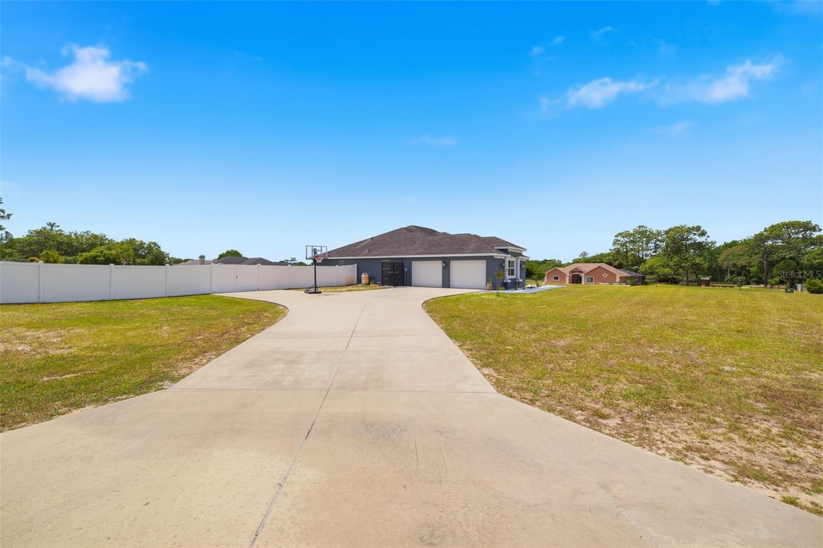 Image 9 of 90 For 6152 64th Street