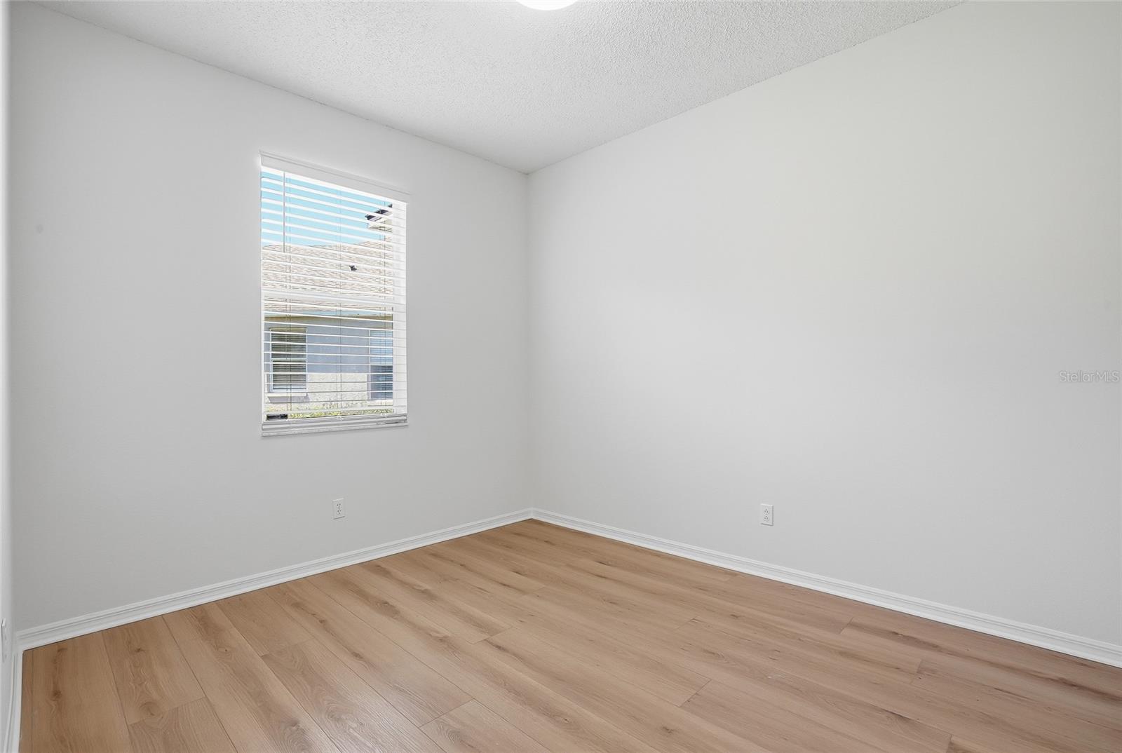 Image 30 of 50 For 12514 Loquat Way