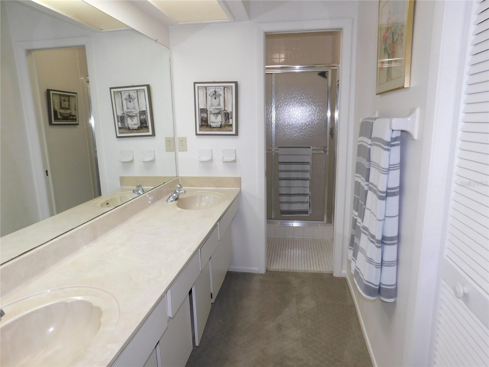 Image 16 of 25 For 70 Joanne Place 70