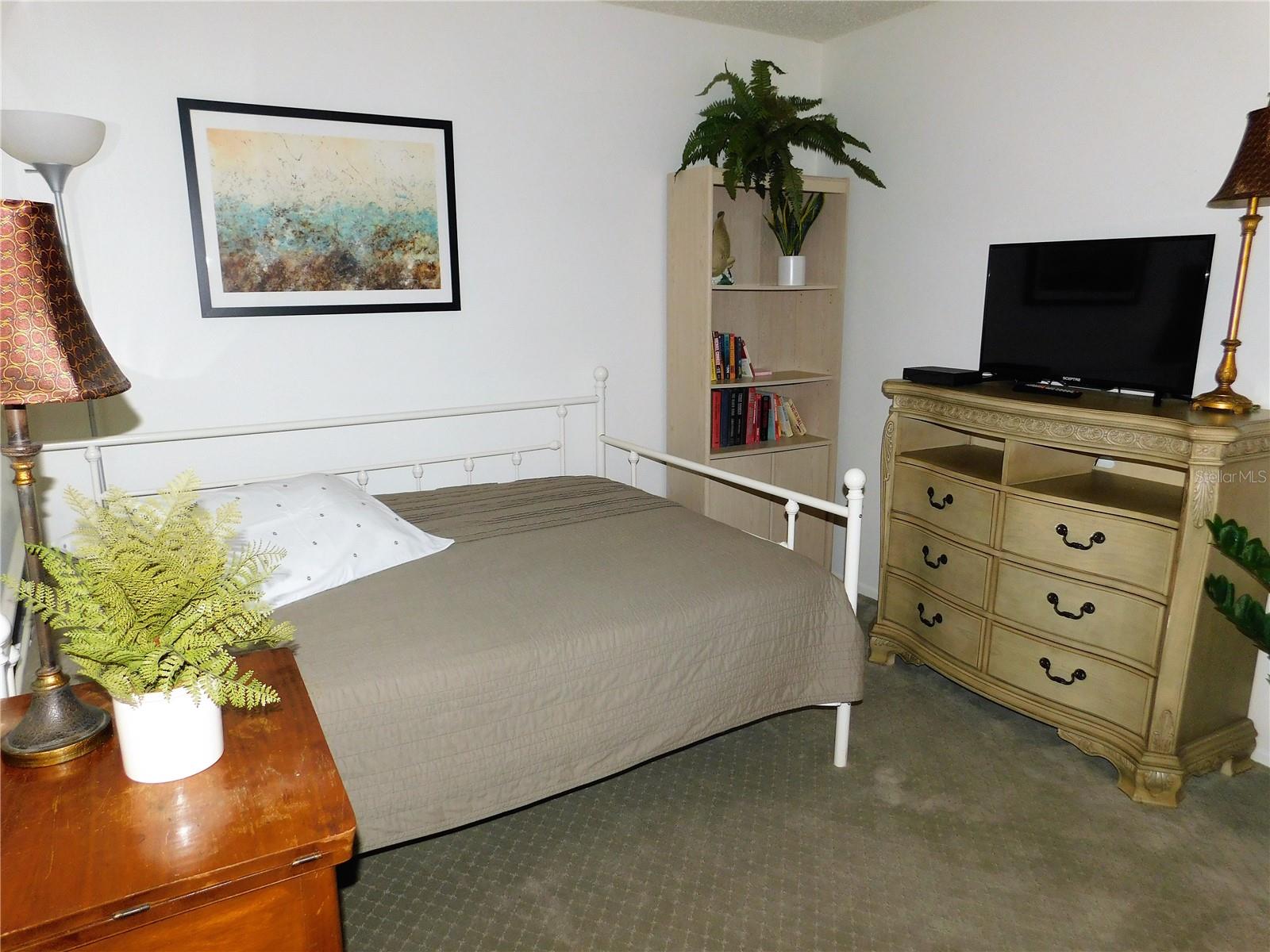 Image 19 of 25 For 70 Joanne Place 70