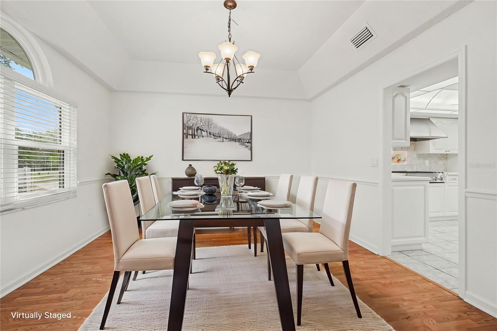 Listing photo id 14 for 18731 Firethorn Drive