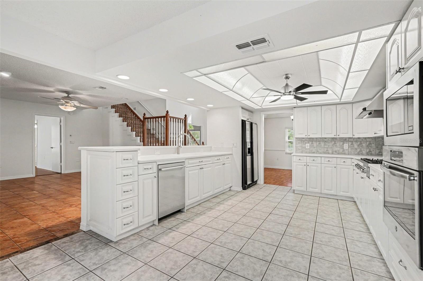 Listing photo id 17 for 18731 Firethorn Drive