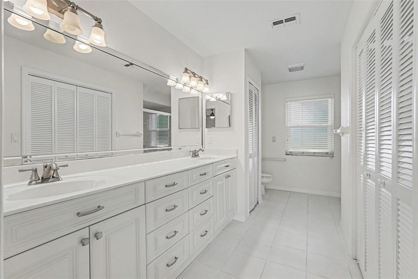 Listing photo id 27 for 18731 Firethorn Drive