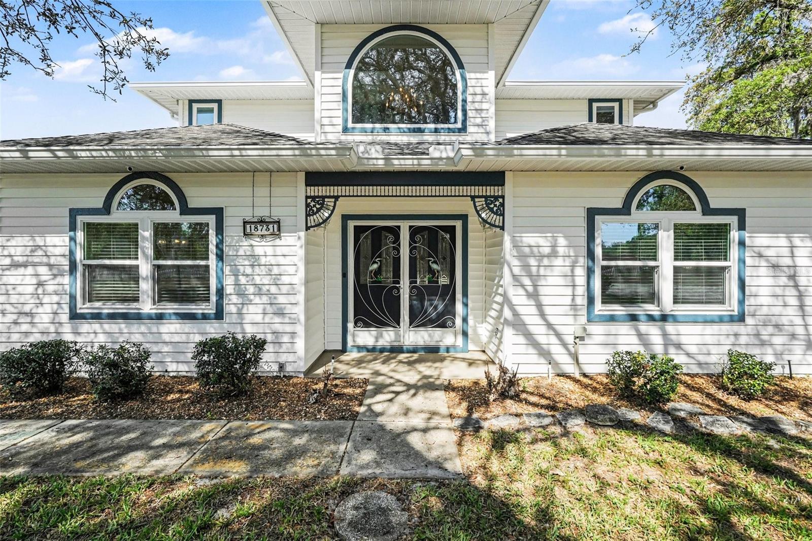 Listing photo id 1 for 18731 Firethorn Drive