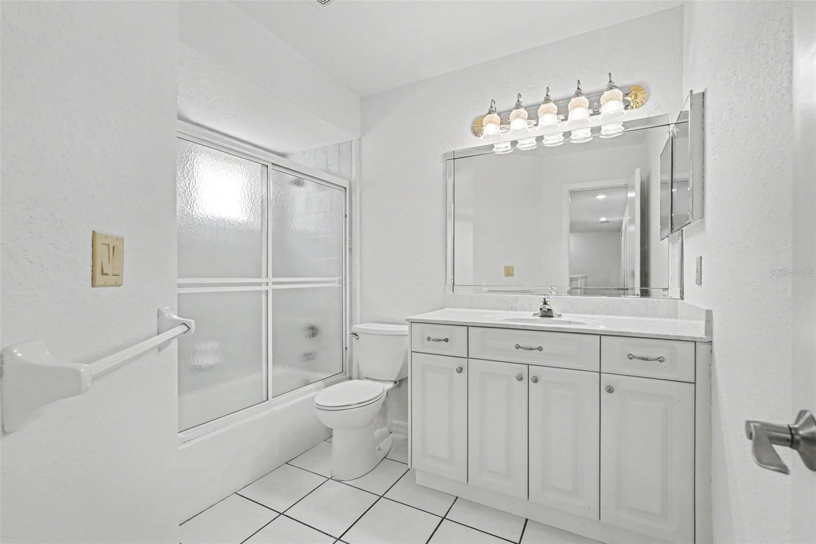 Listing photo id 28 for 18731 Firethorn Drive