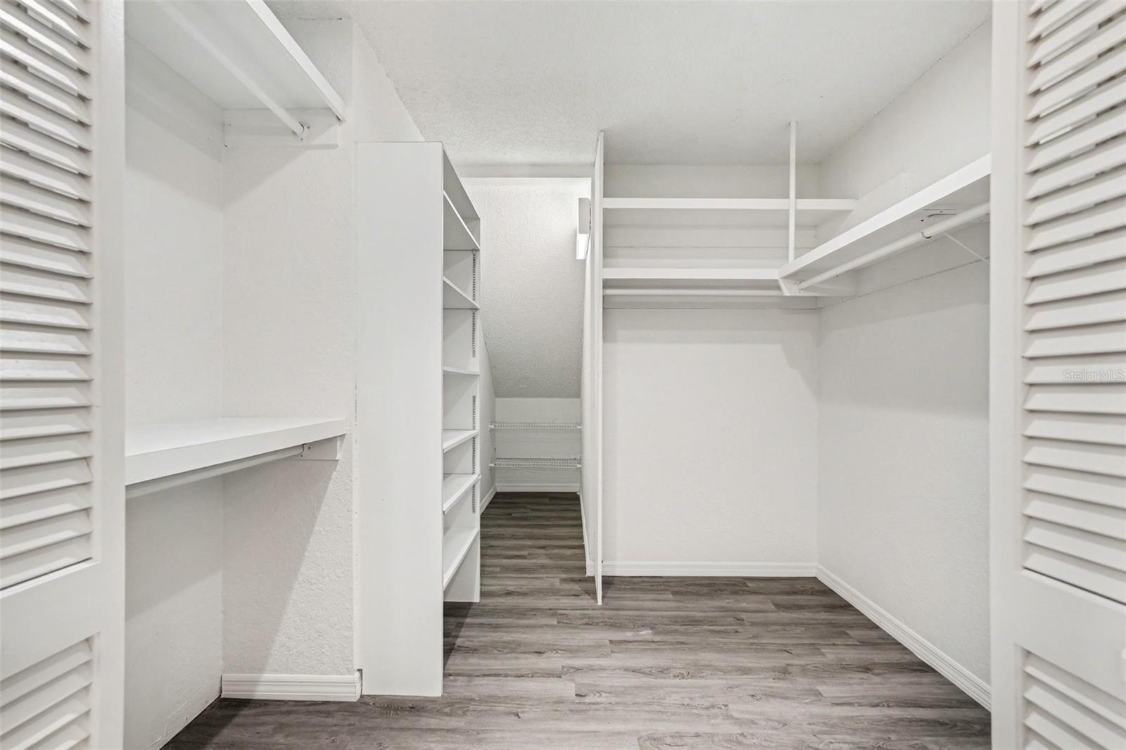 Listing photo id 29 for 18731 Firethorn Drive