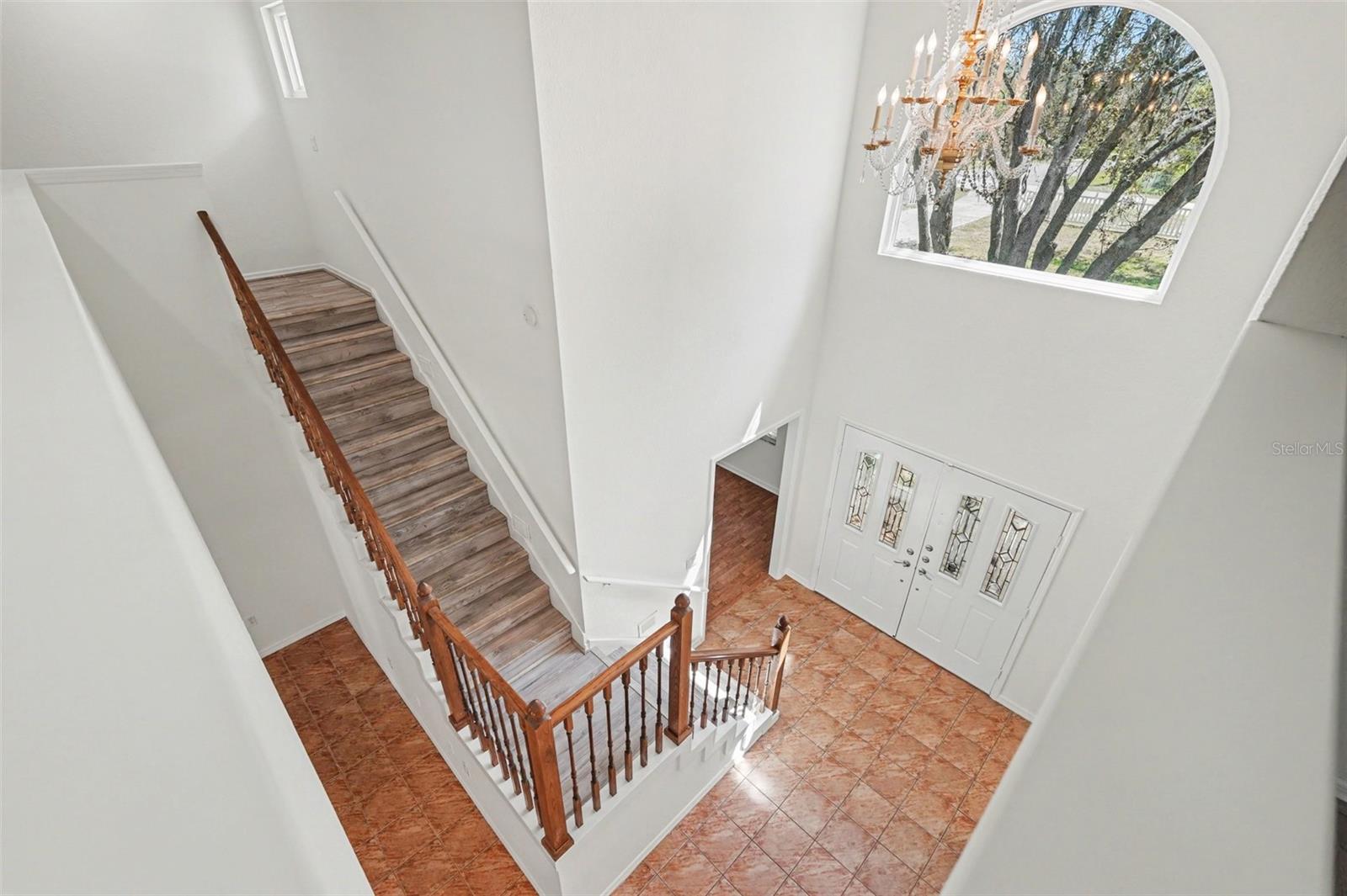 Listing photo id 6 for 18731 Firethorn Drive