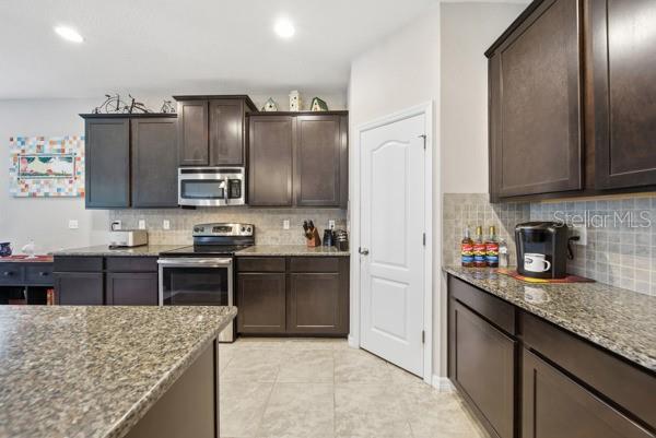 Image 24 of 36 For 11215 Paradise Point Way