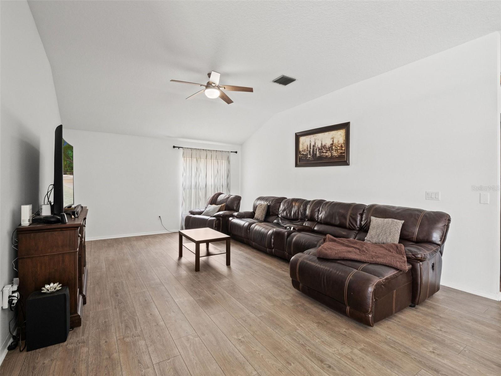 Image 14 of 52 For 3749 Pendlebury Drive