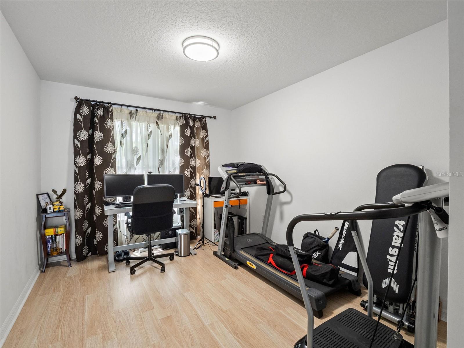 Image 16 of 52 For 3749 Pendlebury Drive