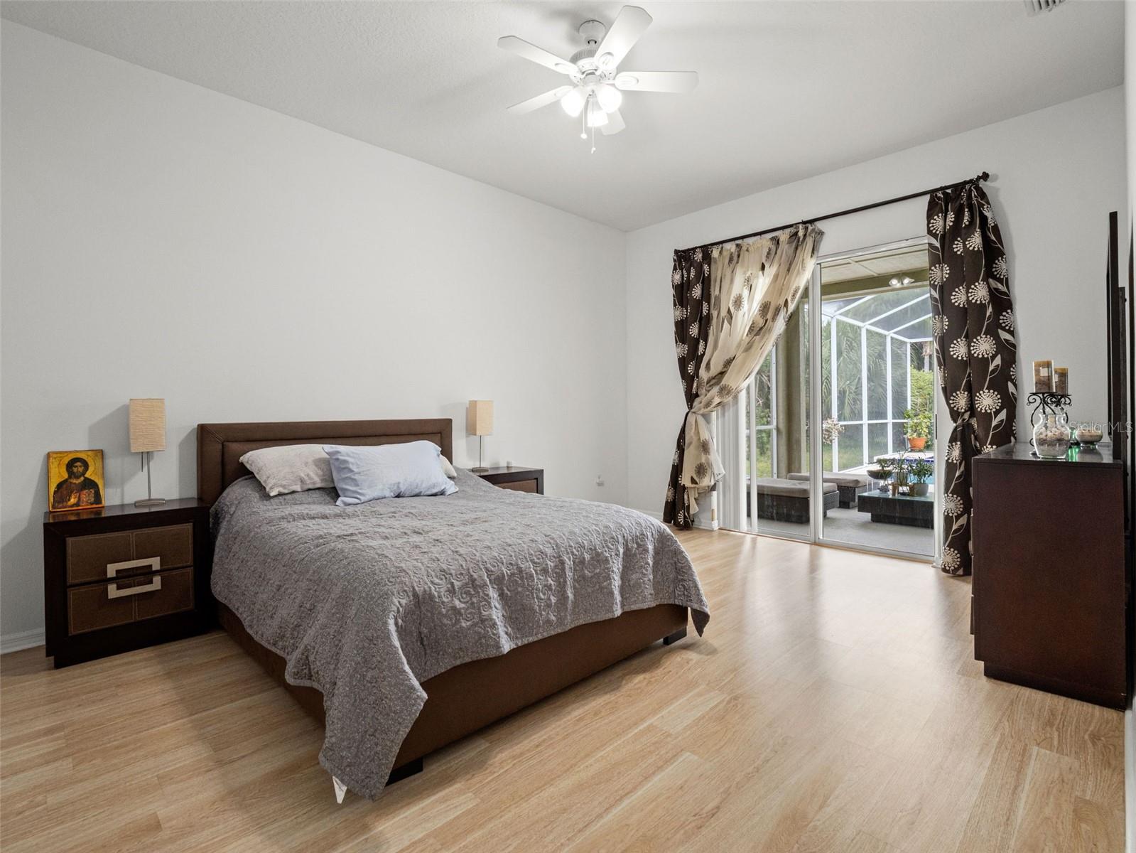 Image 17 of 52 For 3749 Pendlebury Drive