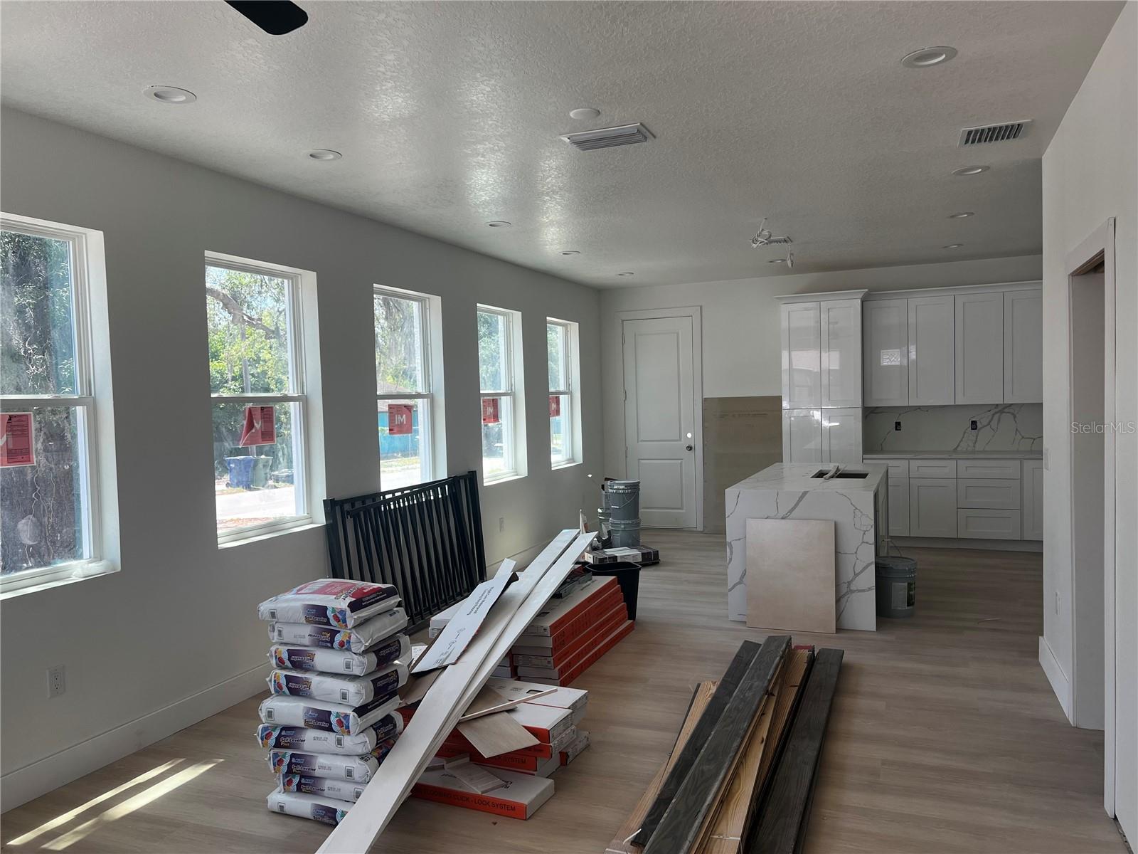 Image 5 of 15 For 1514 Juneau Street